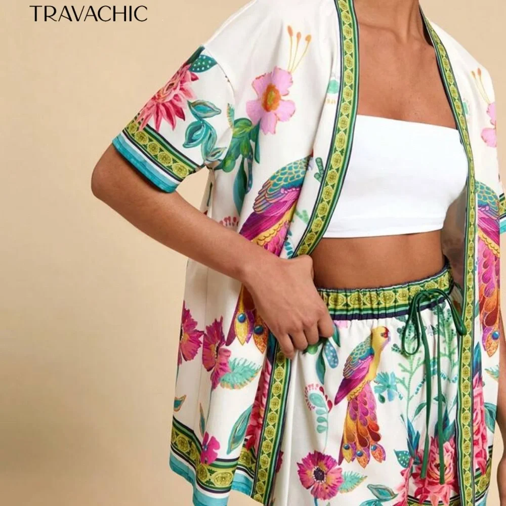 Women's Floral Print Set - Too and shorts - White and Green - Picture 3 of 4